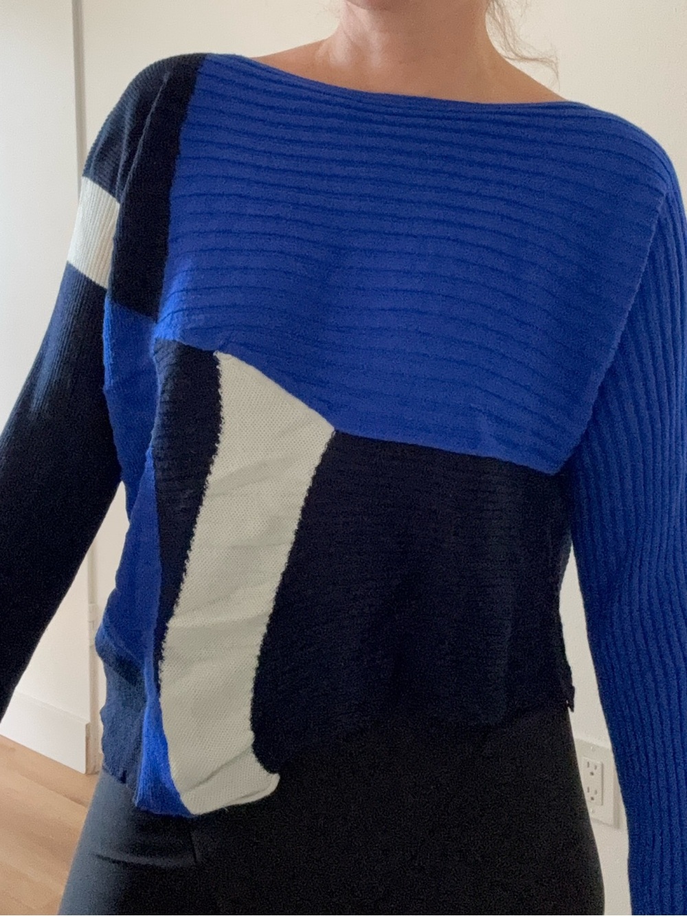 Colorblock Ribbed Scoop-Neck Sweater in Royal Blue and Navy